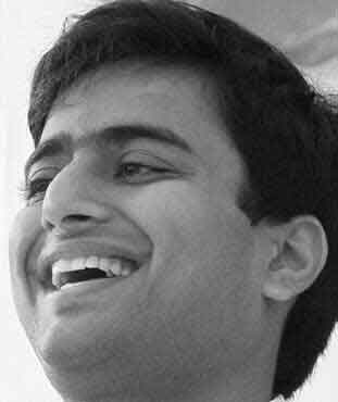 dr-amrit-raj-eryt-500-yoga-alliance