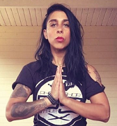 Joanna Prakash - ERYT (Yoga Alliance)